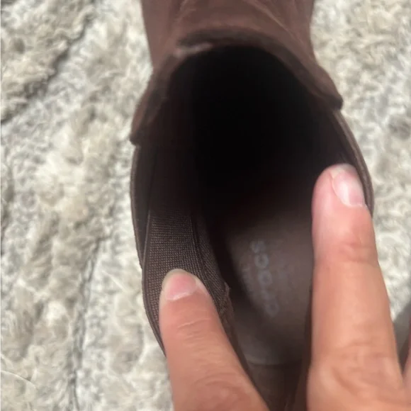 Crocs Suede Ankle Boots – Dark Brown, Size 9, Worn Once, Excellent Condition - Picture 6 of 7